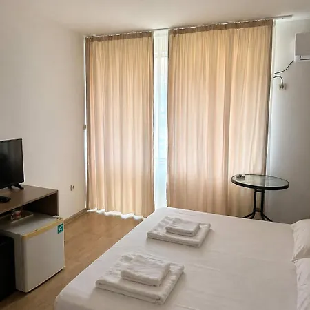 Hostel Siana House *