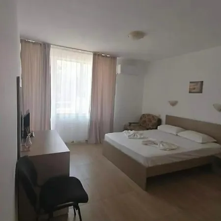 Siana House بيت شباب